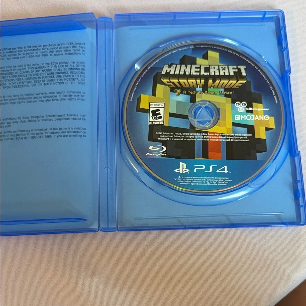 Minecraft for PlayStation 4 - Blue Case
